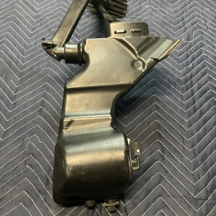 2017 MERCEDES C63 AMG-S WINDSHIELD WASHER TANK W/ NOZZEL OEM