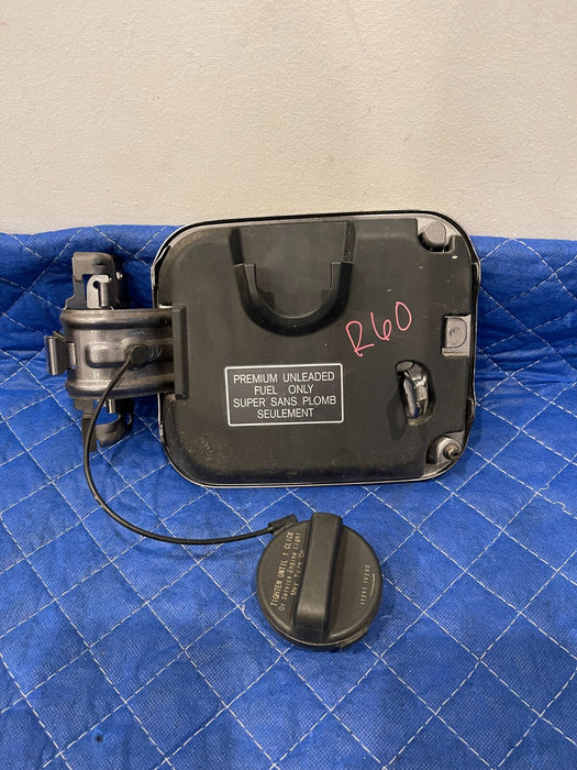 2017 INFINITI Q50 RED SPORT FUEL/ GAS GRAY DOOR COVER & TANK INSERT (KAD)