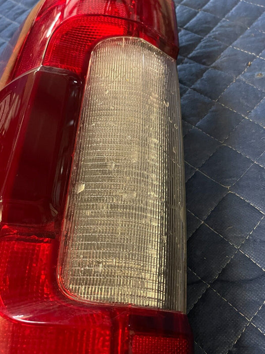 2017-2019 FORD F250 F350 F450 DRIVER LEFT TAILIGHT OEM *WATER DAMAGE*