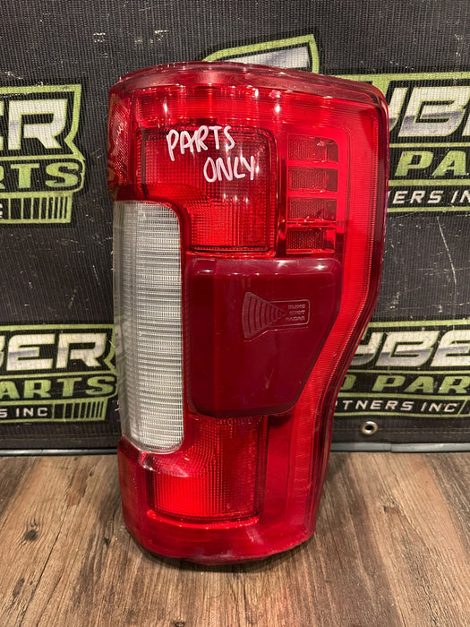 2017-2019 FORD F250 F350 F450 RIGHT LED TAIL LIGHT OEM *PARTS ONLY!* *WEAR 5-11*
