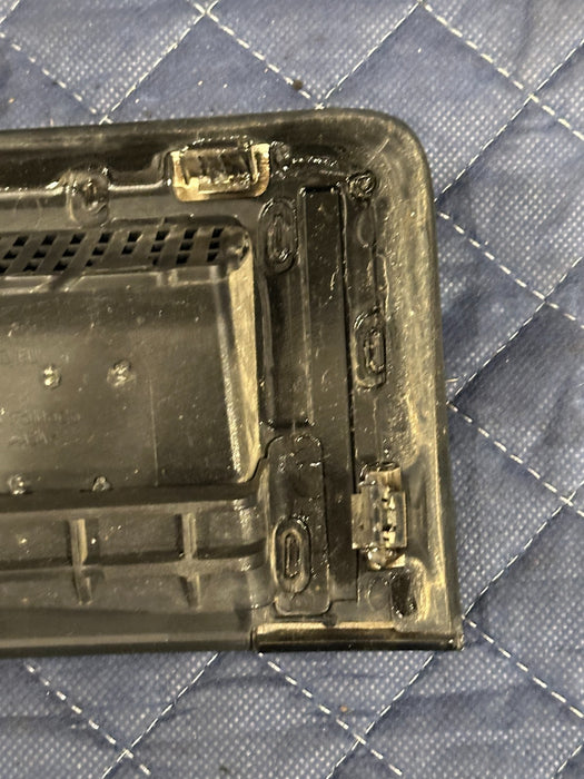 2017-2019 FORD F350 PLATINUM PASSENGER RIGHT FENDER EMBLEM BADGE OEM