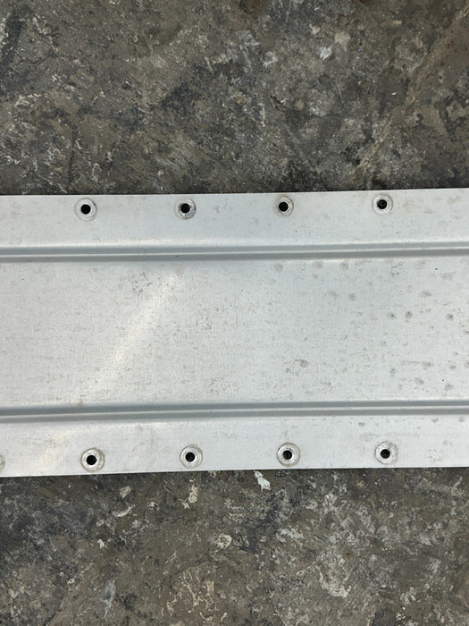 2014 AUDI R8 OEM CENTER UNDERBODY SKID PLATE SPLASH SHIELD PANEL 420 825 102 A
