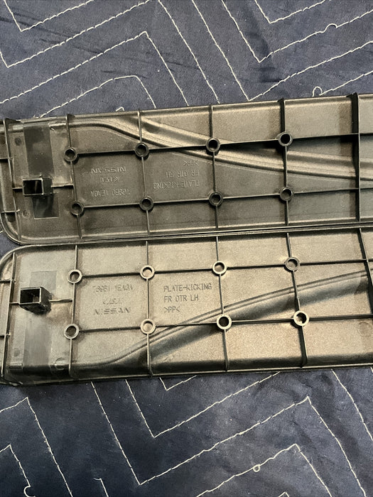 2018 NISSAN 370Z KICK PLATE SET LEFT RIGHT BLACK 2009-2020