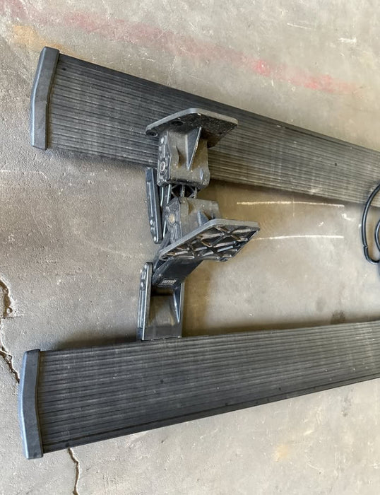 2019-2024 RAM 1500 CREW CAB AMP RESEARCH POWER RUNNING BOARDS
