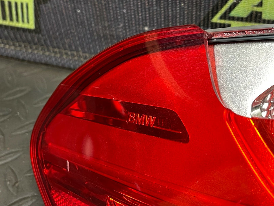 2015 BMW M4 F32 F82 F33 F36 REAR LEFT OUTER DRIVER TAIL LIGHT *DAMAGE* 2014-2017