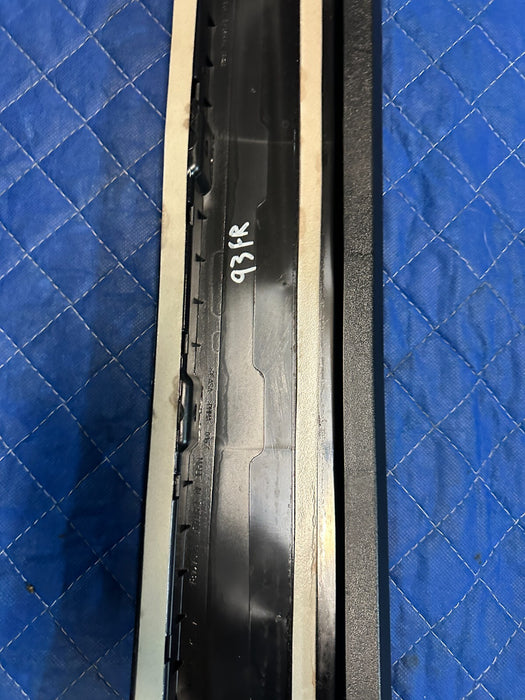 2017-2019 FORD F250 F350 FRONT RIGHT GLOSS BLACK B PILLAR DOOR TRIM OEM *READ*