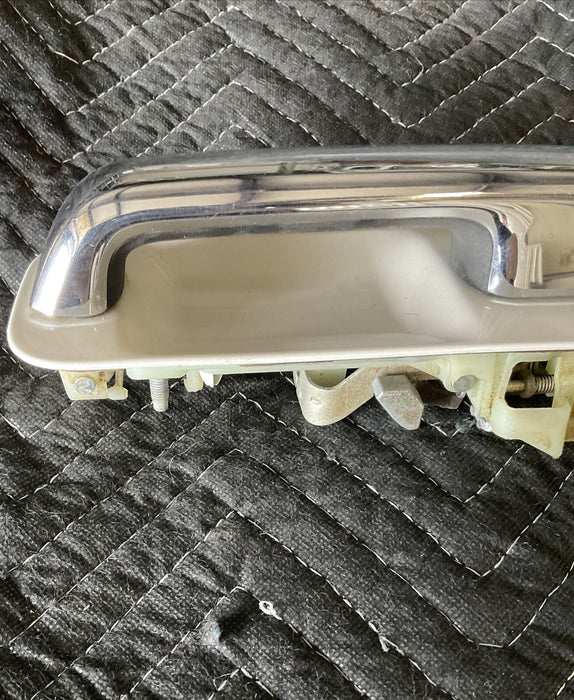 2017 2018 FORD F250 F350 F450 PLATINUM REAR RIGHT DOOR HANDLE PEARL WHITE OEM