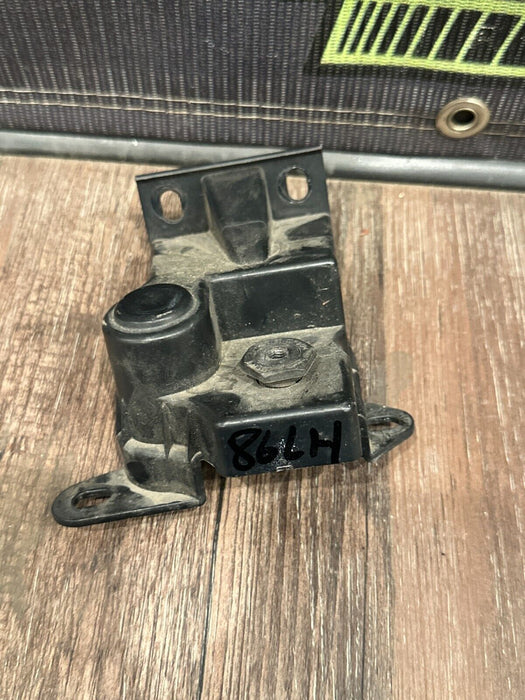 2017 2018 AUDI R8 PLUS FRONT DRIVER LEFT BRACKET OEM GENUINE 4S0 807 879 A