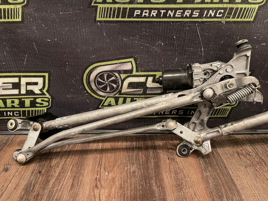 2014 TOYOTA PRIUS V FRONT WINDSHIELD LINKAGE WIPER MOTOR OEM