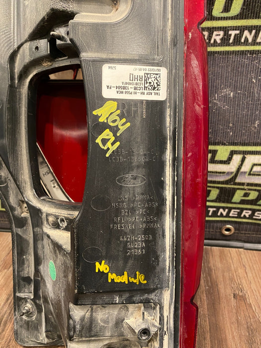 2020-2022 FORD F250 F350 F450 PASSENGER RIGHT LED TAIL LIGHT OEM *MINOR SCUFF*