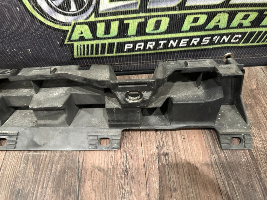 2021 AUDI R8 RIGHT PASSENGER SIDE SKIRT SUPPORT BRACKET OEM 4S0 853 922