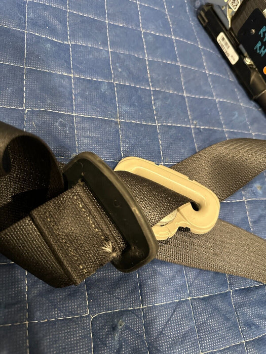 2017 RAM 3500 LARAMIE FRONT PASSENGER RIGHT SEAT BELT RETRACTOR BLACK OEM