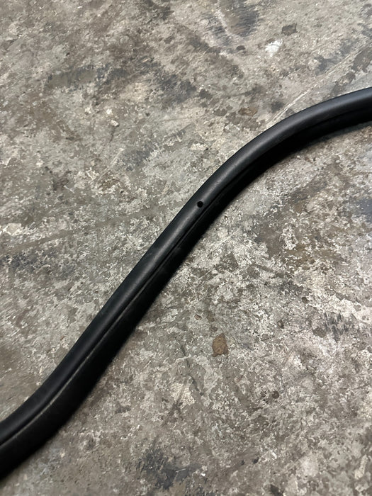 2020 BMW M4 F82 FRONT RIGHT DOOR WEATHERSTRIP SEAL OEM