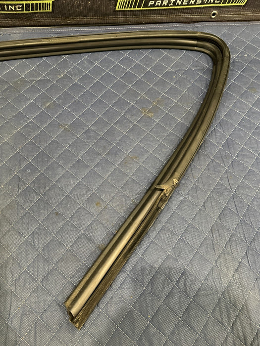 2019 FORD F150 3.5L RAPTOR REAR RIGHT DOOR WEATHERSTRIP OEM FL34-1625766