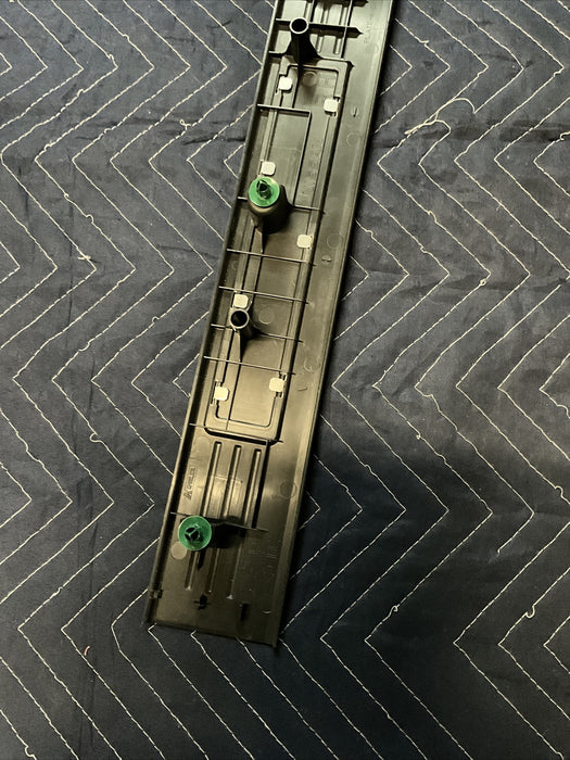2016-2019 NISSAN TITAN XD RIGHT KICK PLATE DOOR SILL OEM