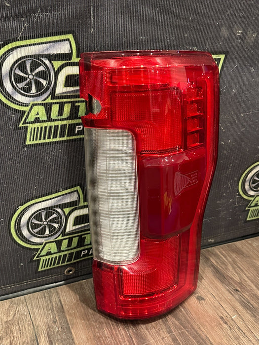 2017-2019 FORD F250 F350 F450 RIGHT LED TAIL LIGHT OEM *DAMAGED #4*