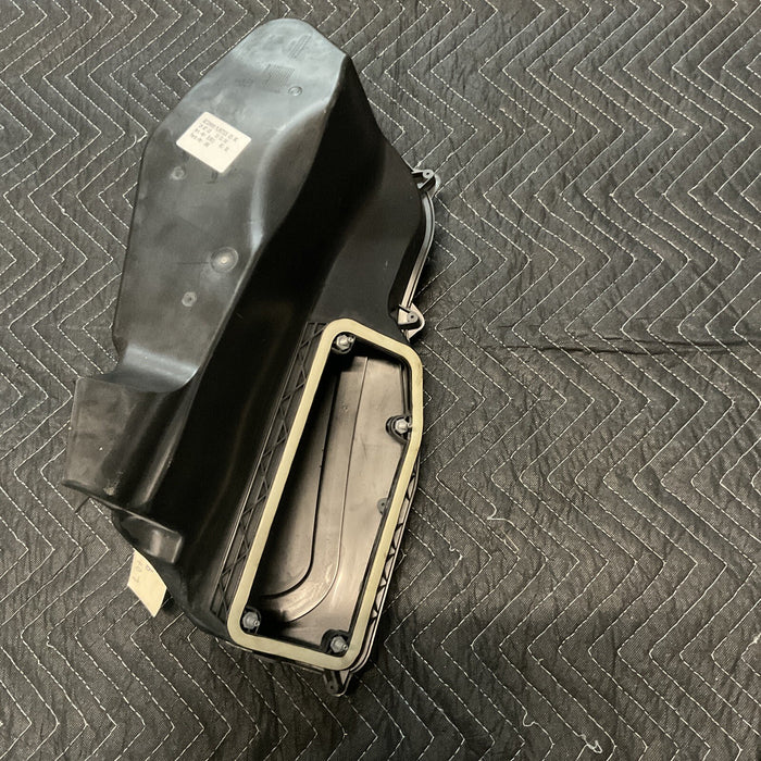 2014 MERCEDES BENZ S550 HEATER AIR BOX DUCT COWL  AIR TANK BLACK OEM