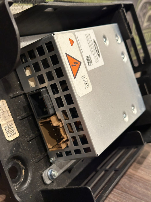 2017-2019 FORD F250 F350 F450 CAB POWER INVERTER OEM