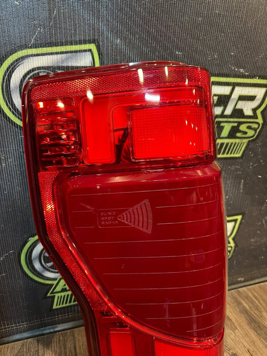 2020 2021 2022 FORD F250 F350 F450 DRIVER LH PLATINUM LARIAT LED TAIL LIGHT OEM