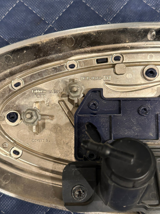 2017-2019 FORD F250 F350 F450 GRILLE EMBLEM WITH CAMERA OEM