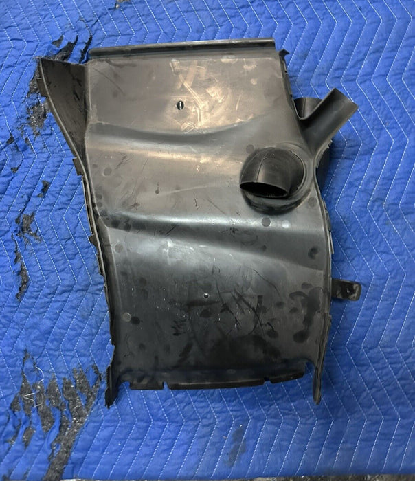 2017 2018 AUDI R8 PLUS RIGHT AIR DUCT INTAKE GUIDE W GRILLE PIECE OEM ~CHIPPED~