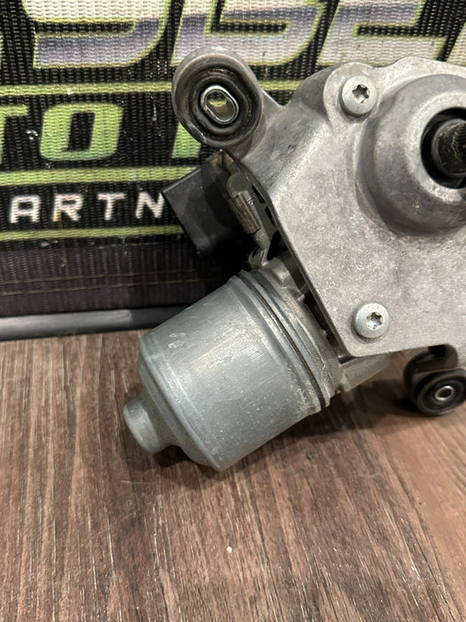 2017 AUDI R8 LEFT WINDSHIELD WIPER MOTOR OEM 4S1955023B