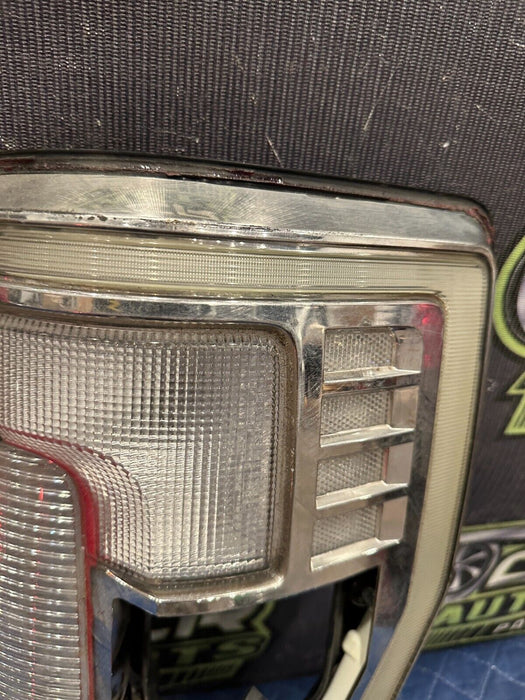2017- 2019 FORD F250 F350 F450 PASSENGER RIGHT LED TAIL LIGHT OEM *PARTS ONLY*
