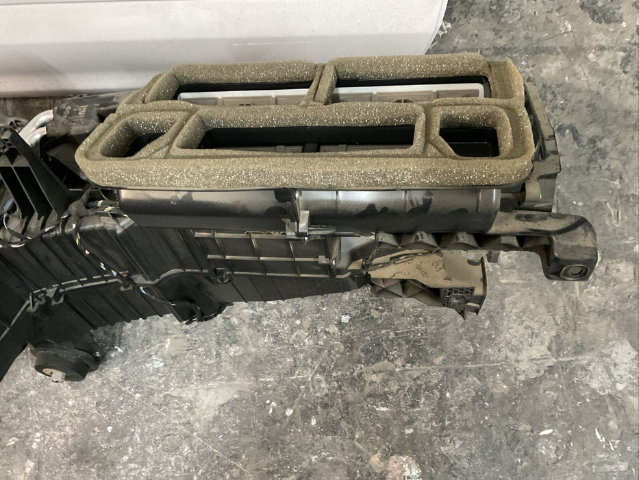 2017-2019 FORD F250 F350 DIESEL 6.7L HEATER CORE BOX HVAC OEM GL3H-19B555-FV