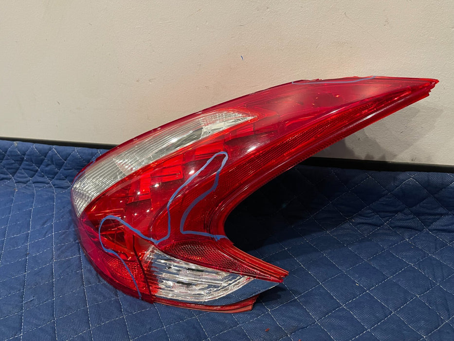 2012 NISSAN 370Z CONV REAR PASSENGER RIGHT TAIL LIGHT OEM *CRACKED*