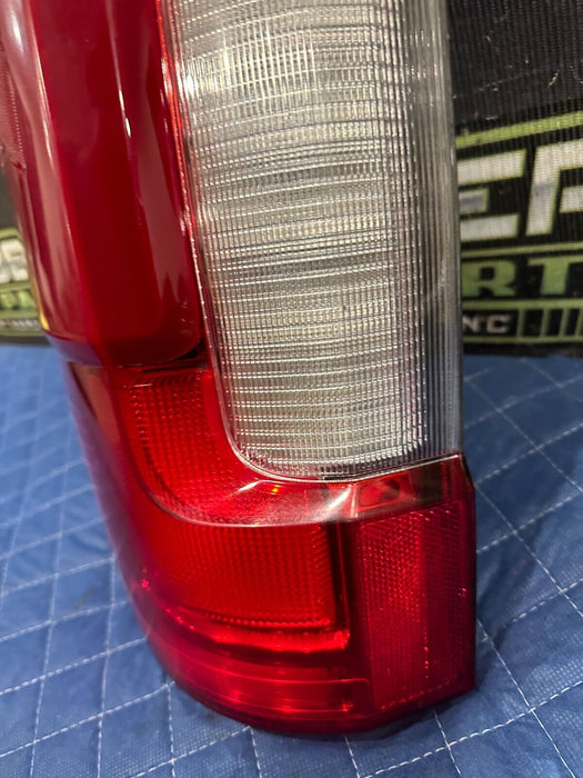 2017-2019 FORD F250 F350 F450 DRIVER LEFT BLISS LED TAIL LIGHT OEM *CRACKED* K