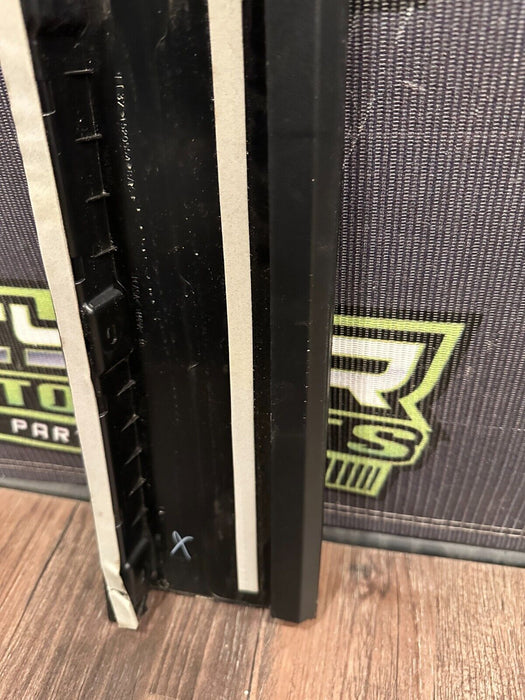 2017 FORD F250 F350 F450 FRONT RIGHT GLOSS BLACK B PILLAR DOOR TRIM OEM *WEAR*