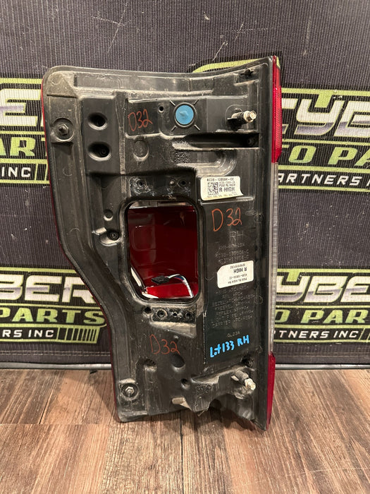 2017-2019 FORD F250 F350 F450 RIGHT LED TAIL LIGHT OEM