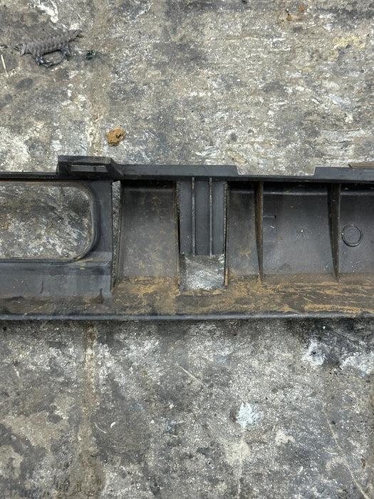 2014 AUDI R8 OEM REAR LEFT ROCKER PANEL MOLDING BRACKET 420 853 923 ~CRACK~