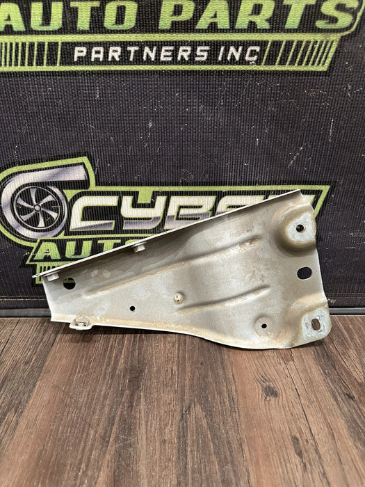 2017 2019 FORD F350 F450 PASSENGER RIGHT FENDER RAIL BRACKET OEM HC3B-16B268-A