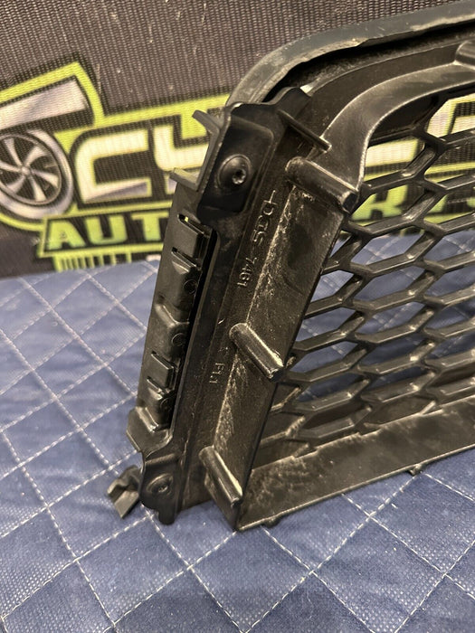 2018 AUDI R8 PLUS SPYDER REAR RIGHT BUMPER GRILLE VENT OEM 4S0 807 698 A