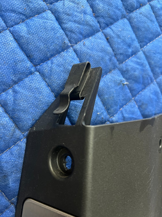 2012 AUDI R8 V8 OEM DEAD PEDAL FOOT REST TRIM BEZAL 423 864 777 A