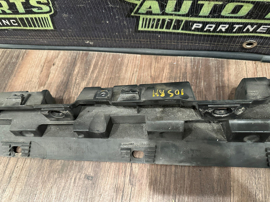 2021 AUDI R8 RIGHT PASSENGER SIDE SKIRT SUPPORT BRACKET OEM 4S0 853 922