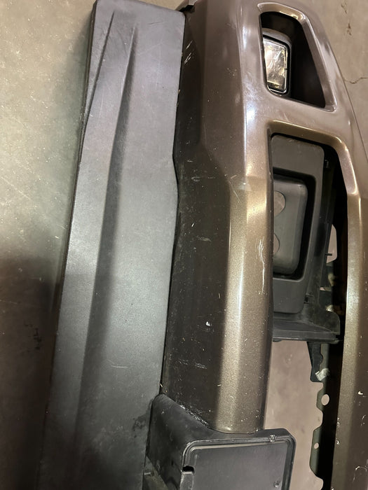 2017-2019 FORD F450 FRONT BUMPER ASSEMBLY OEM (READ/ MINOR DENTS/SCRATCHES)