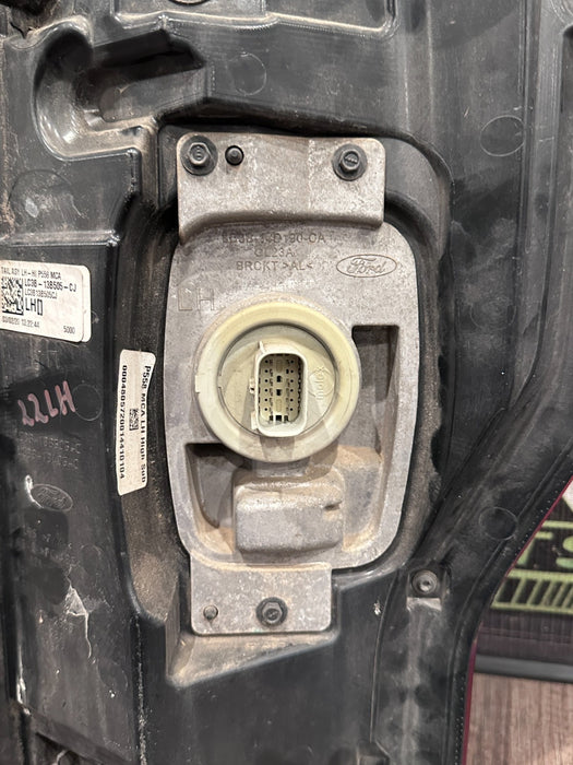 2020-22 FORD F250 F350 F450 DRIVER LEFT LED TAIL LIGHT W BLIND SPOT MODULE OEM