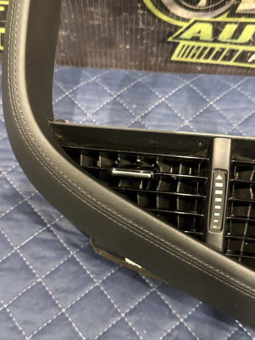 2014 AUDI R8 FRONT CENTER DASH AIR VENT A/C TRIM BEZAL 423 820 951