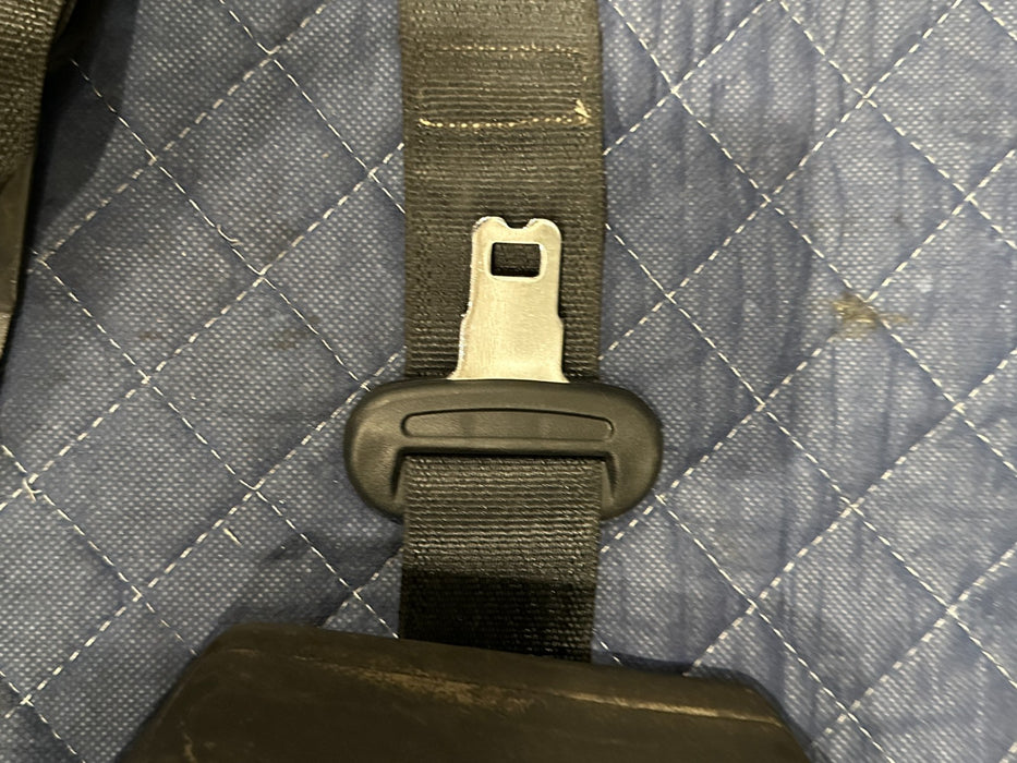 2017-2019 FORD F250 F350 F450 XLT REAR MIDDLE CENTER SEAT BELT SEATBELT OEM WEAR