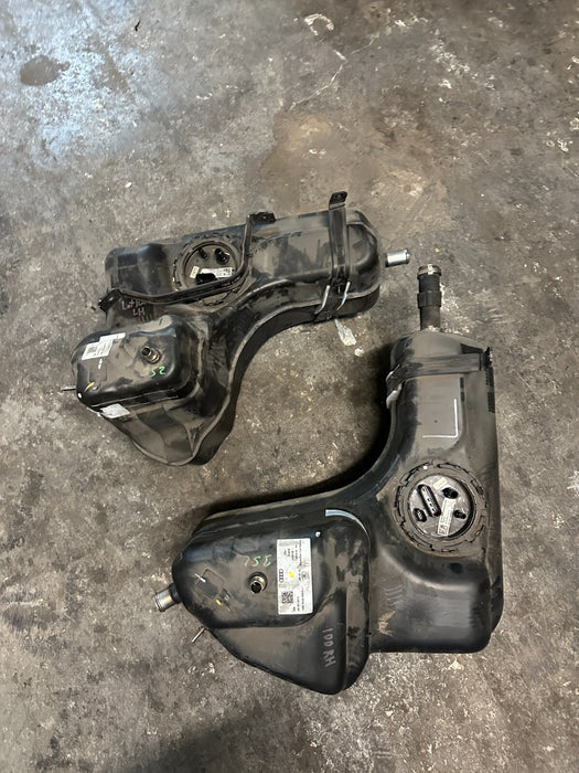 2021 AUDI R8 LEFT RIGHT FUEL TANKS PAIR OEM 4T7 201 021 4S7 201 022