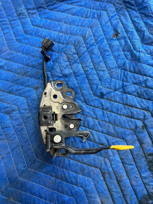 2016 2018 NISSAN TITAN XD FRONT HOOD LOCK LATCH ASSEMBLY OEM