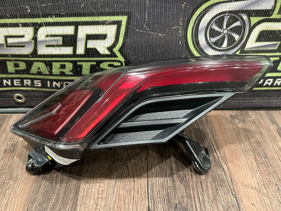 2018-2024 LAMBORGHINI URUS OUTER LEFT TAIL LIGHT OEM *FLAWS/CHIPPED 4-7*