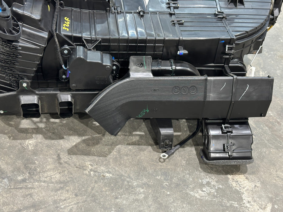 2021 RAM 2500 LARAMIE HVAC HEATER BLOWER BOX OEM *LOCAL PICKUP ONLY*