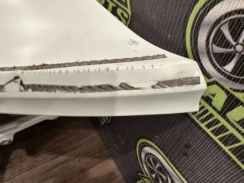 2017-2018 AUDI R8 SPYDER REAR PASSENGER QUARTER PANEL METALLIC WHITE *DAMAGE*