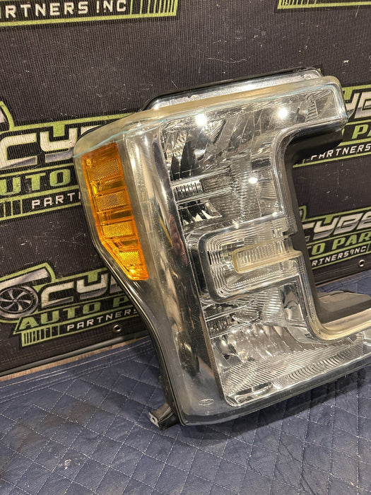 2017-2019 FORD F250 F350 RIGHT HALOGEN HEADLIGHT (NO BULBS) OEM *READ