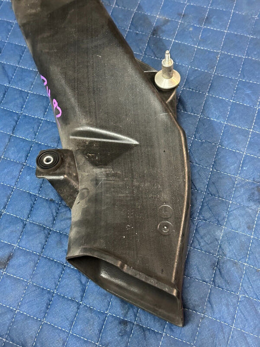 2012-2014 AUDI R8 V10 OEM ENGINE RIGHT AIR INTAKE TUBE PIPE PLASTIC