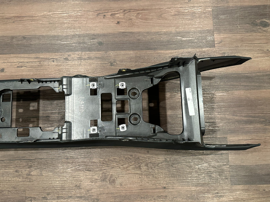 2017-18 AUDI R8 PLUS SPYDER CENTER CONSOLE BASE ASSEMBLY OEM *READ/FLAWS*