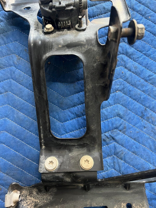 2016 NISSAN TITAN XD INNER FRONT RIGHT PASSENGER BUMPER BRACKET W/ FOGLIGHT OEM